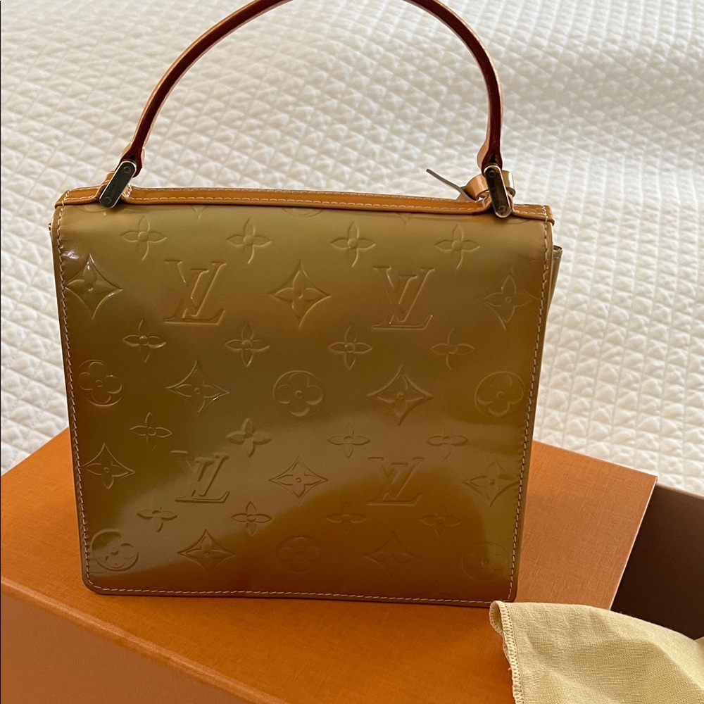 Louis Vuitton Gold Mini Bag - Picture 4 of 14